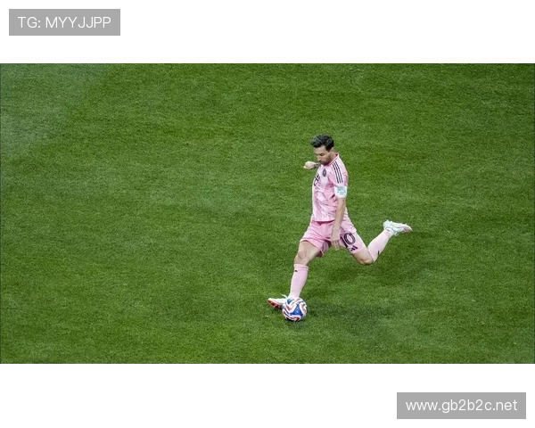 梅西巴黎时期角色变化下的效率调整能力解析 梅西巴黎时期角色变化下的效率调整能力解析