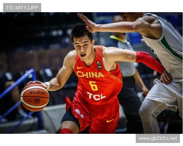 曼联战术执行问题持续暴露,球队表现波动对争冠形势产生影响 曼联战术执行问题持续暴露,球队表现波动对争冠形势产生影响