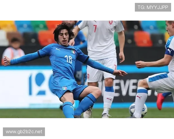 琼阿梅尼 vs 托纳利：新一代后腰的战术角色与防守效率对比