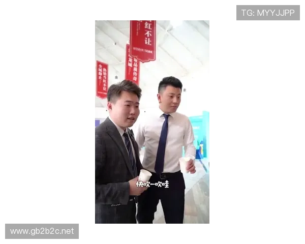 李小鹏看着像隔壁大叔，钱包厚度却让我怀疑人生